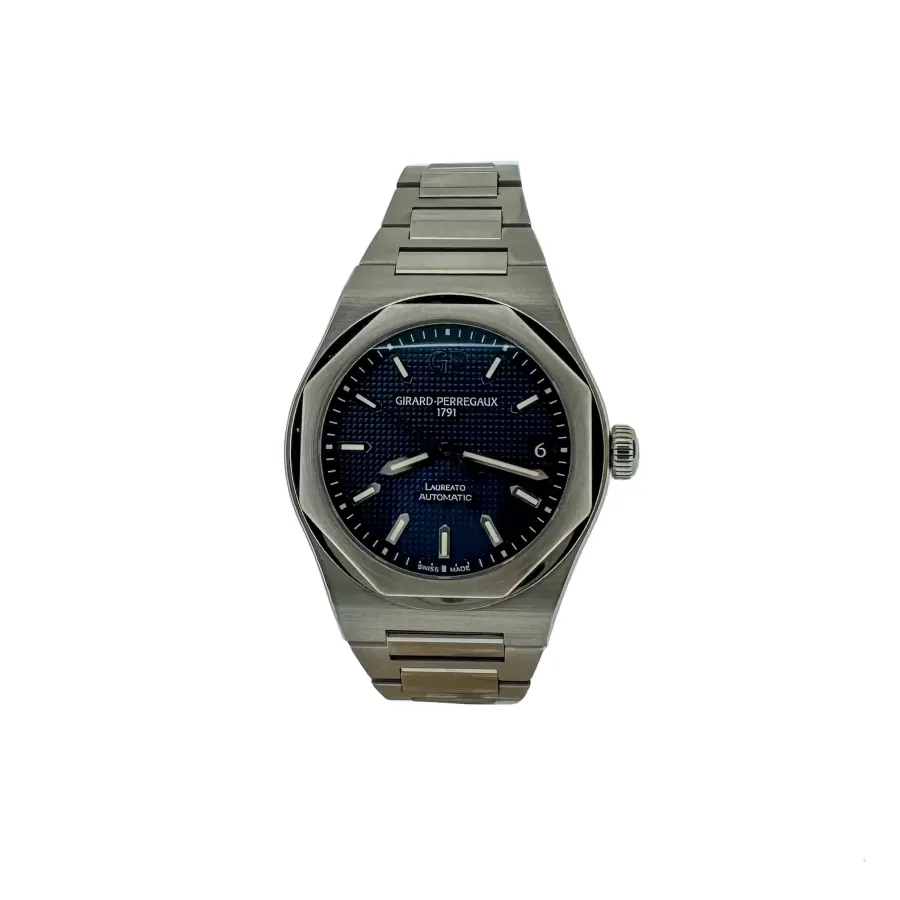Girard-Perregaux Laureato 81010.