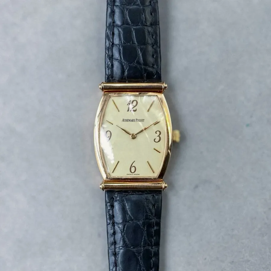 Audemars Piguet Tonneau Carnegie Or
