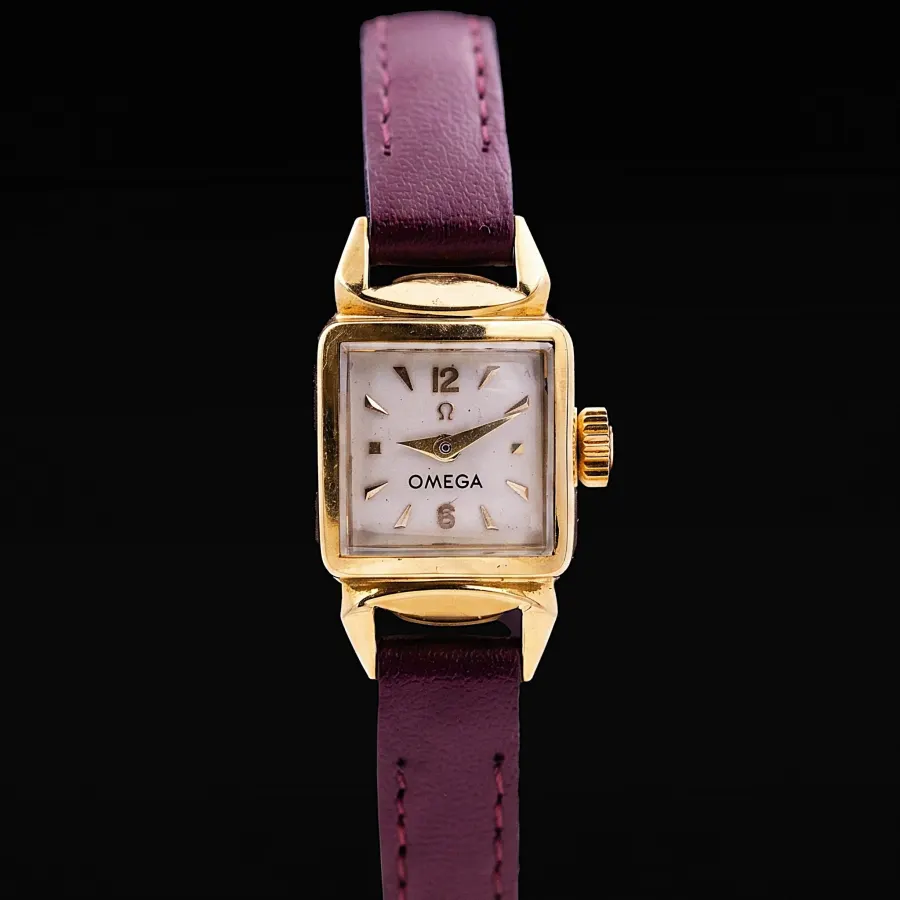 Omega Lady vintage carrée Or Jaune, fin des années 50