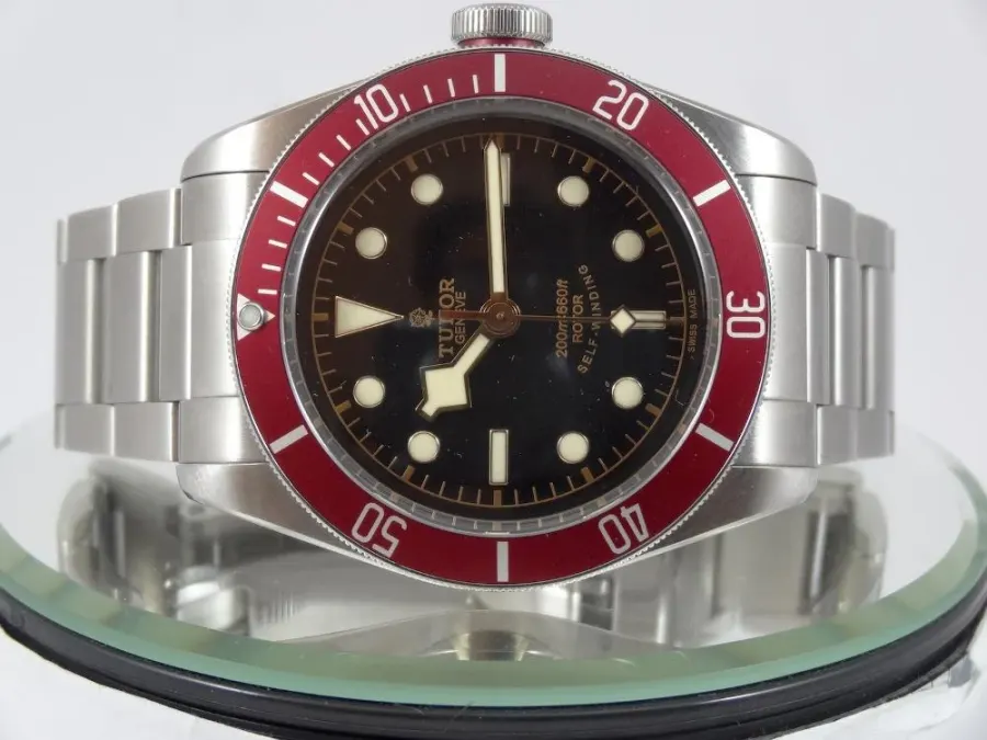 Tudor Heritage Black Bay Burgundi